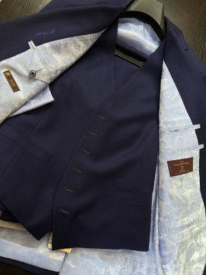 オーダースーツ