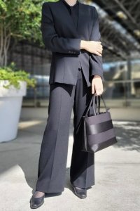 レディーススーツ